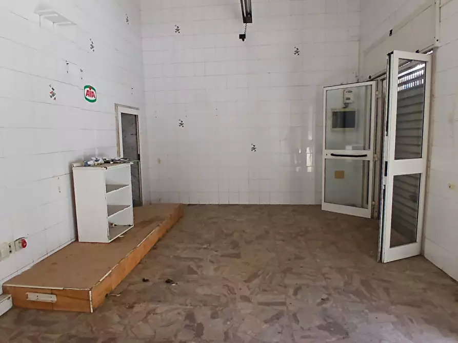 Immagine 8 di Negozio in vendita  in Via Francesco Provenzale a Napoli