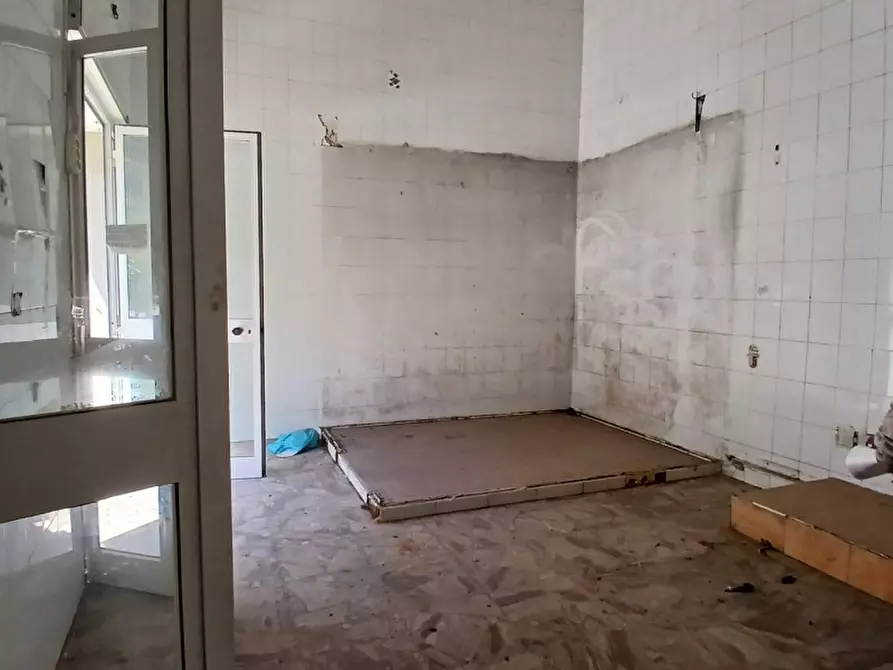 Immagine 10 di Negozio in vendita  in Via Francesco Provenzale a Napoli