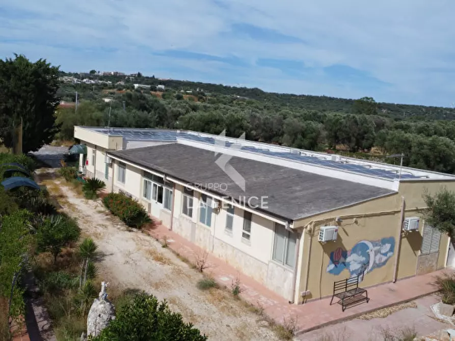 Immagine 3 di Villa in vendita  in contrada Pezza Le Monache a Villa Castelli