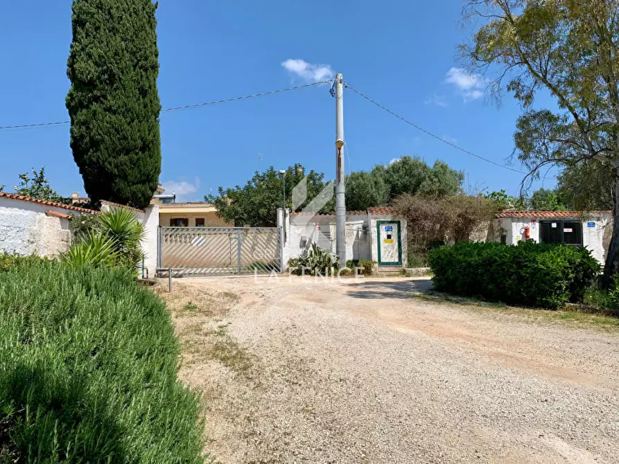 Immagine 31 di Villa in vendita  in contrada Pezza Le Monache a Villa Castelli