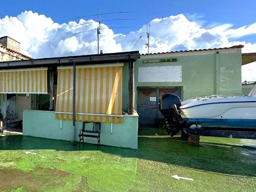 Immagine 1 di Capannone industriale in vendita  in Via Primo Mantovani 117, 00055 Ladispoli RM, Italia a Ladispoli