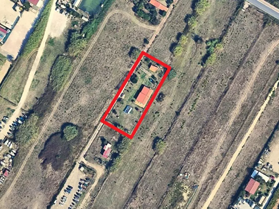 Immagine 3 di Casa indipendente in vendita  in Via Roma 117, 00055 Ladispoli RM, Italia a Ladispoli