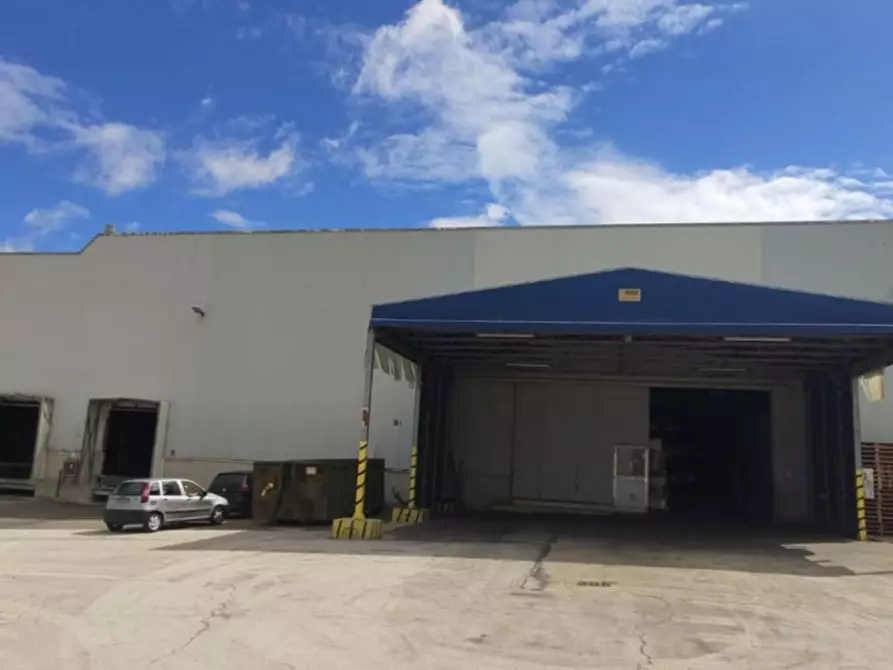 Immagine 1 di Capannone industriale in vendita  in Contrada San Nicola, N. 16 a Melfi
