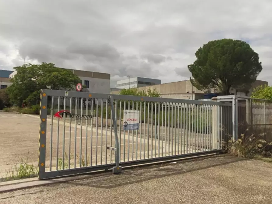 Immagine 2 di Capannone industriale in vendita  in Contrada San Nicola, N. 16 a Melfi
