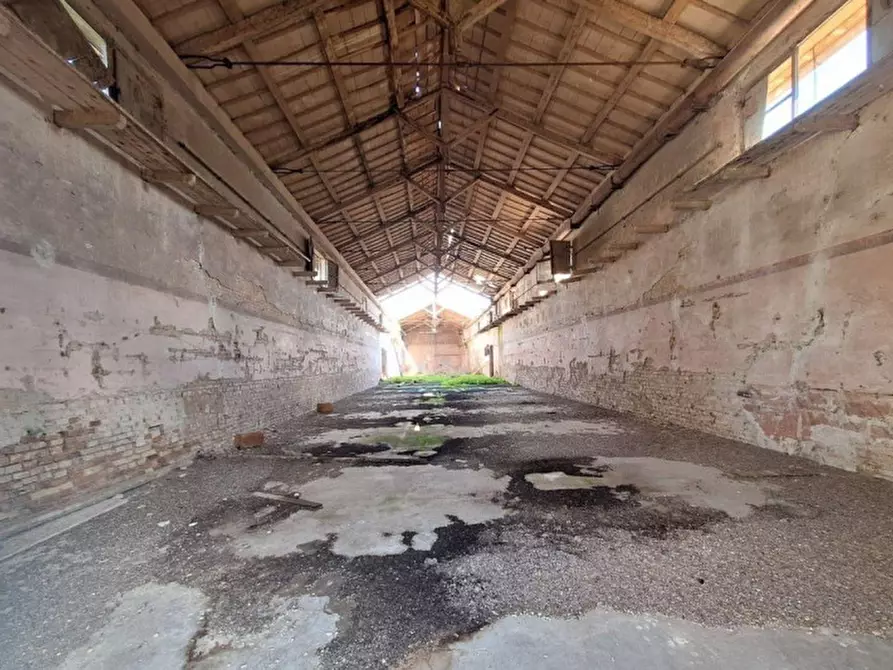 Immagine 8 di Capannone industriale in vendita  in Via Pian dei Molini, 06031 Bevagna PG, Italia a Bevagna