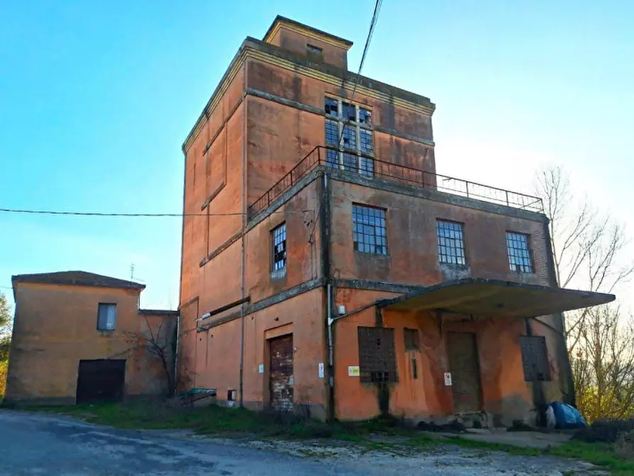 Immagine 1 di Capannone industriale in vendita  in Vocabolo Cappuccini, 06059 Todi PG, Italia a Todi