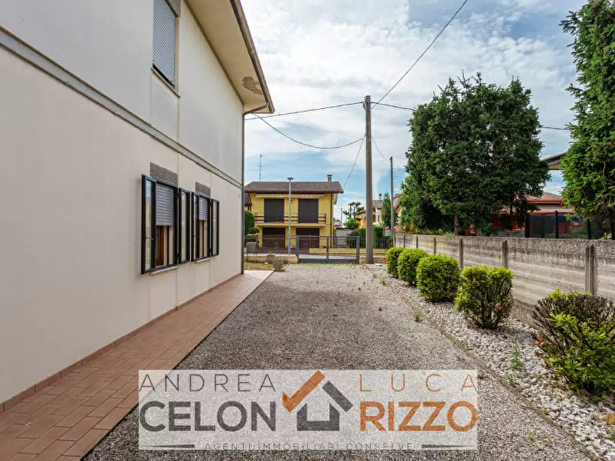 Immagine 4 di Casa bifamiliare in vendita  in Via Fratelli Cervi a Bagnoli Di Sopra