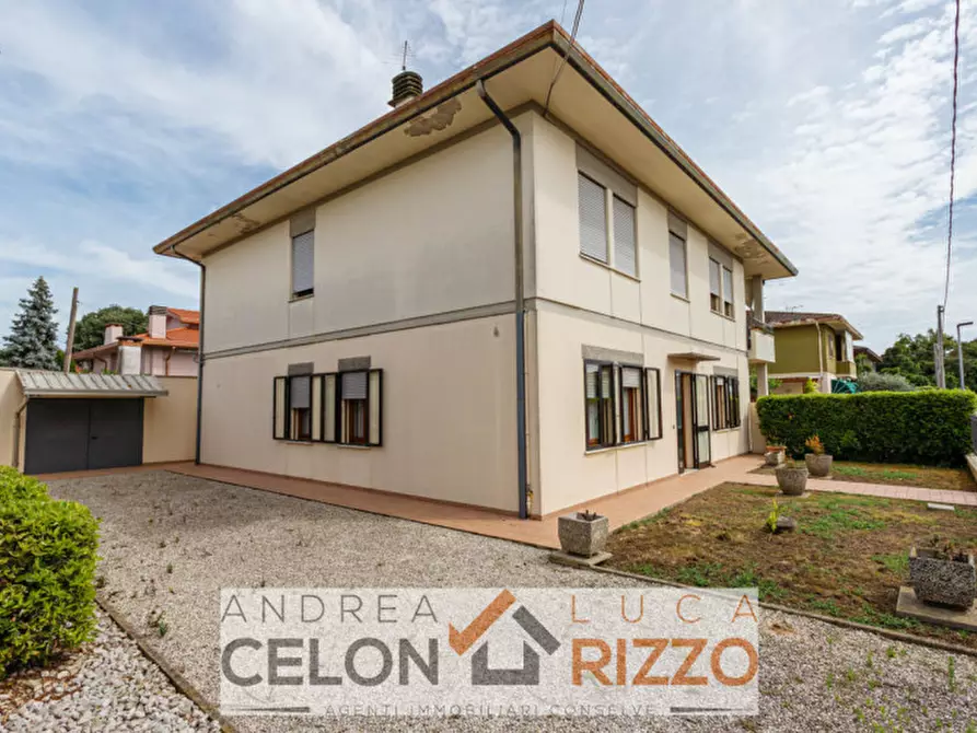 Immagine 5 di Casa bifamiliare in vendita  in Via Fratelli Cervi a Bagnoli Di Sopra