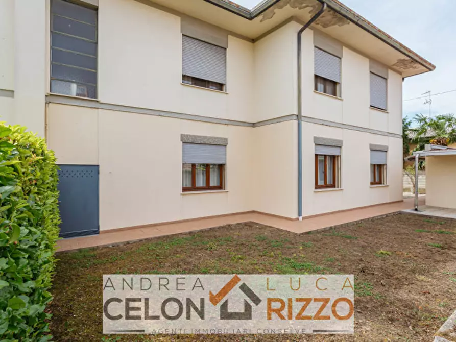Immagine 8 di Casa bifamiliare in vendita  in Via Fratelli Cervi a Bagnoli Di Sopra