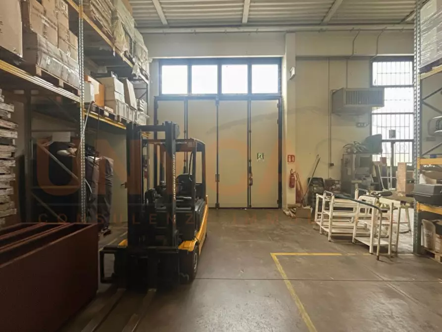 Immagine 3 di Magazzino in vendita  in Via Trieste a Mestrino