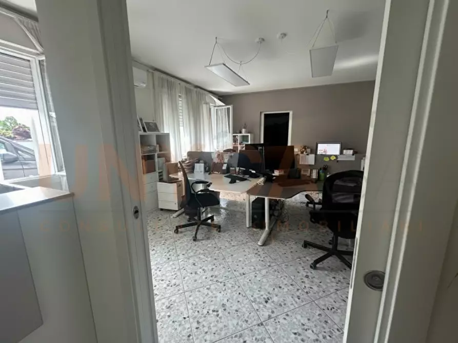 Immagine 4 di Magazzino in vendita  in Via Trieste a Mestrino