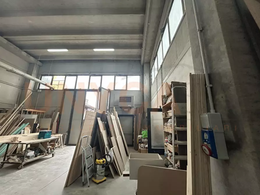 Immagine 1 di Magazzino in vendita  in Via Trieste a Mestrino