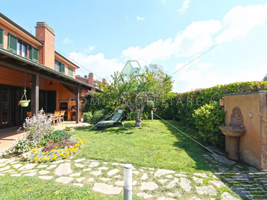 Immagine 19 di Villa in vendita  in Via Francesco Cilea a Roma