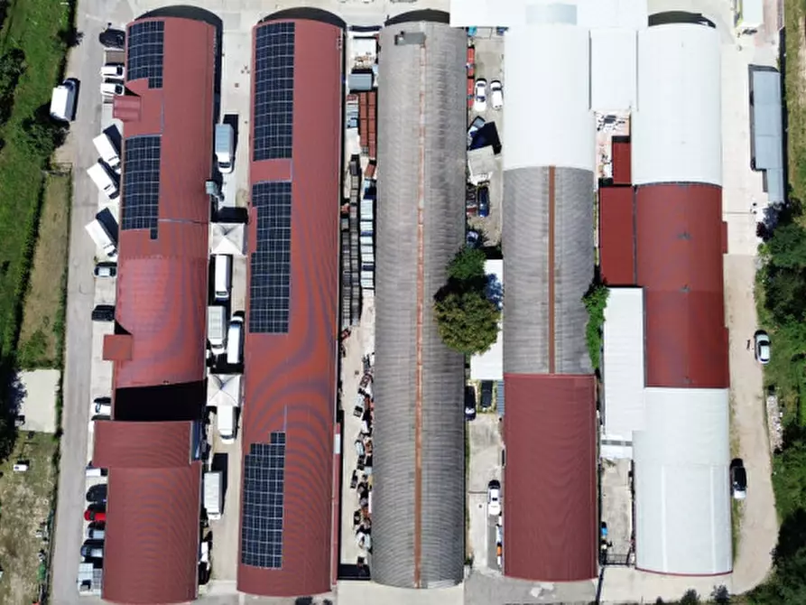 Immagine 4 di Capannone industriale in vendita  a Verona