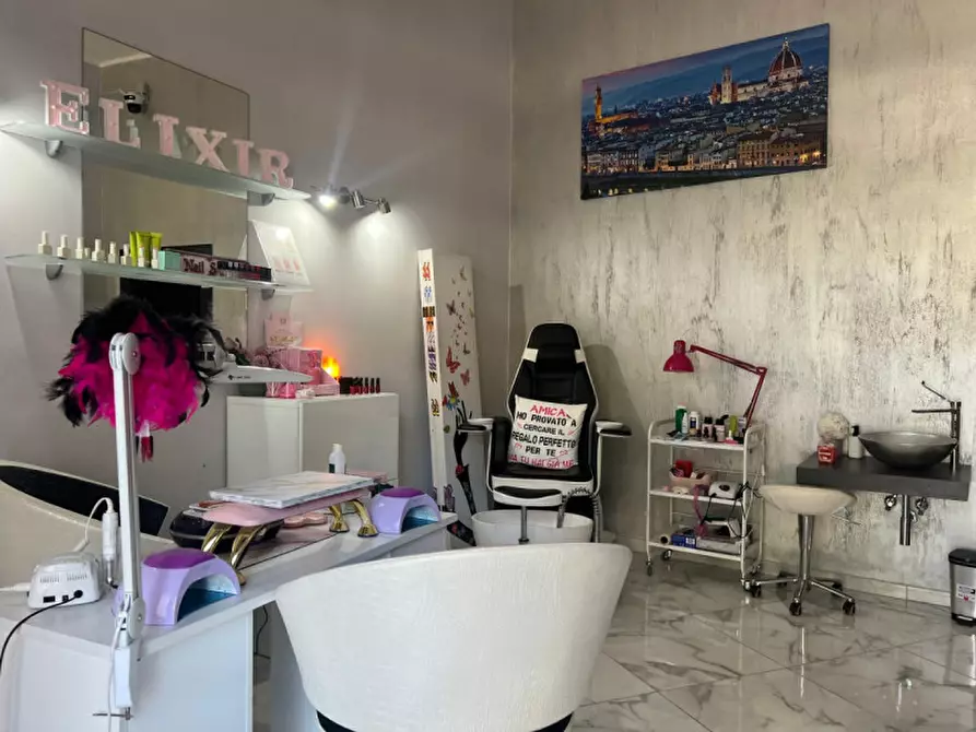 Immagine 3 di Attività commerciale in vendita  in VIA MAYER a Firenze