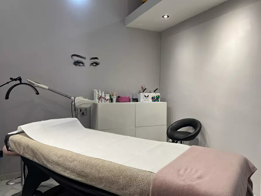 Immagine 5 di Attività commerciale in vendita  in VIA MAYER a Firenze