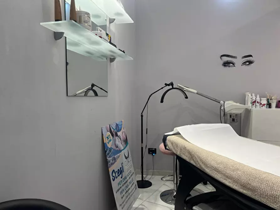 Immagine 6 di Attività commerciale in vendita  in VIA MAYER a Firenze