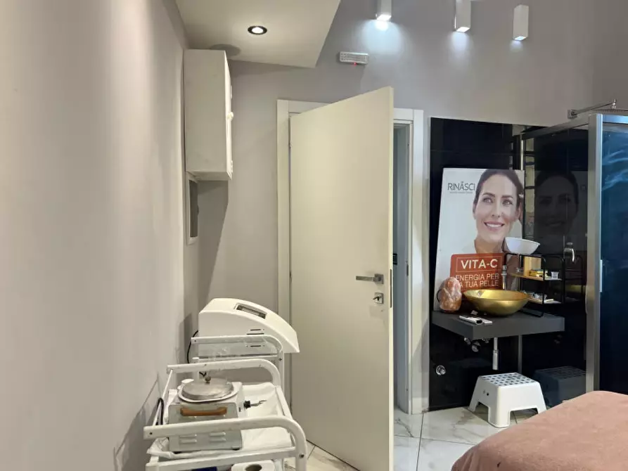 Immagine 7 di Attività commerciale in vendita  in VIA MAYER a Firenze