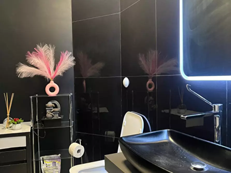 Immagine 9 di Attività commerciale in vendita  in VIA MAYER a Firenze