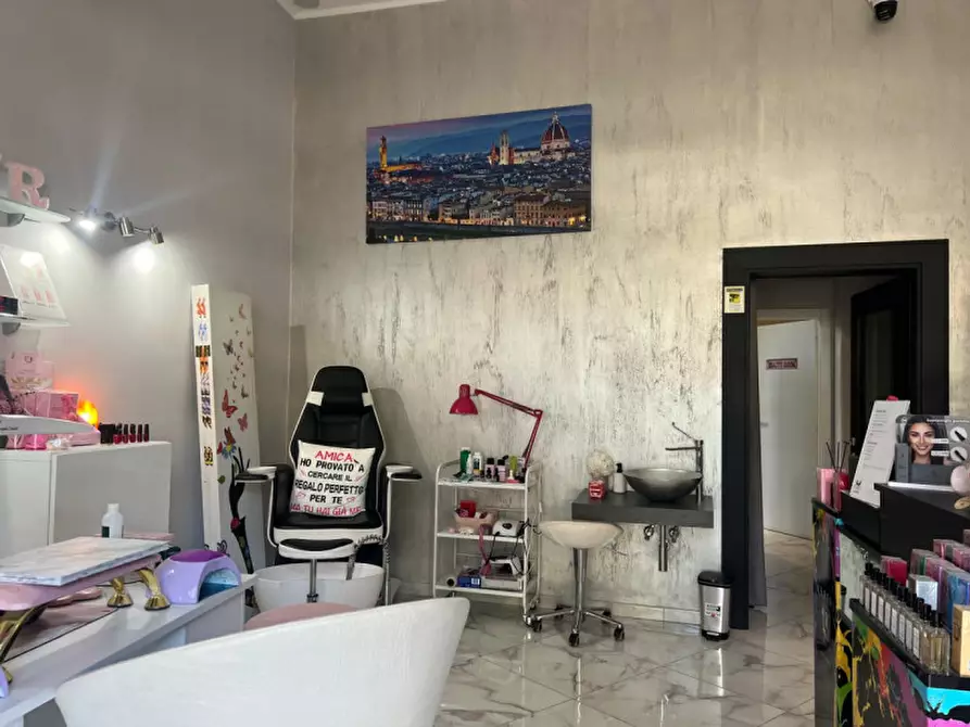 Immagine 10 di Attività commerciale in vendita  in VIA MAYER a Firenze