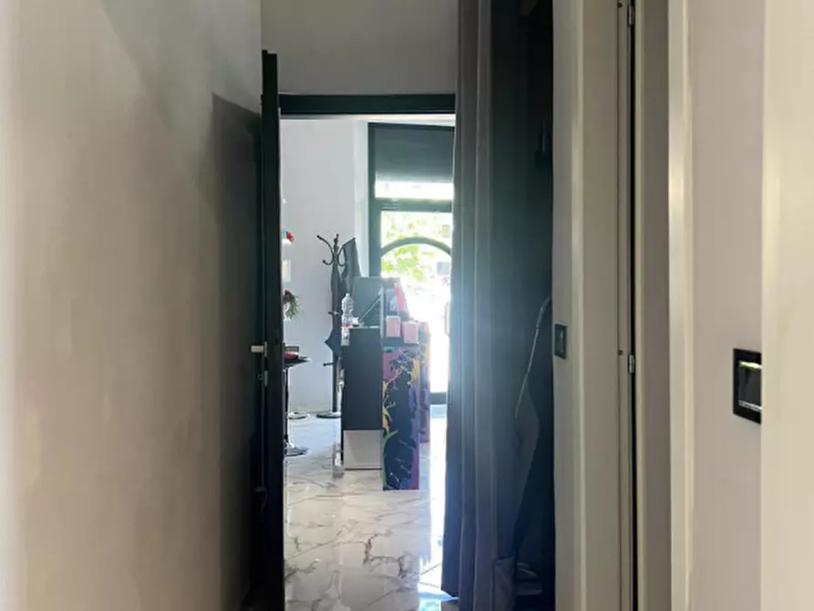 Immagine 13 di Attività commerciale in vendita  in VIA MAYER a Firenze