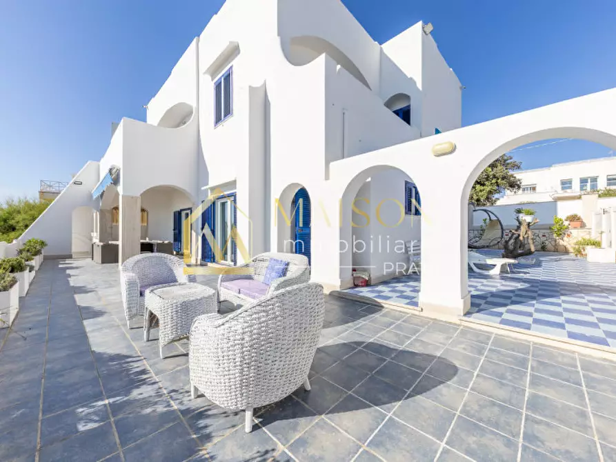 Immagine 3 di Villa in vendita  in Lungomare Enea a Anzio