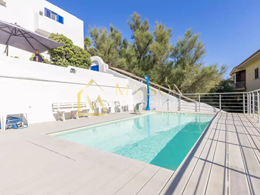 Immagine 5 di Villa in vendita  in Lungomare Enea a Anzio