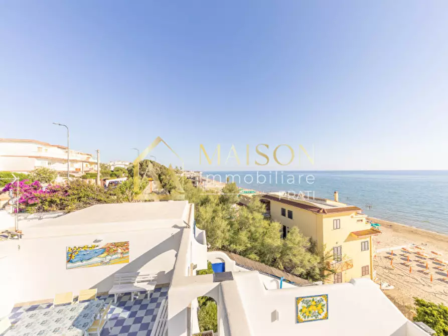 Immagine 18 di Villa in vendita  in Lungomare Enea a Anzio