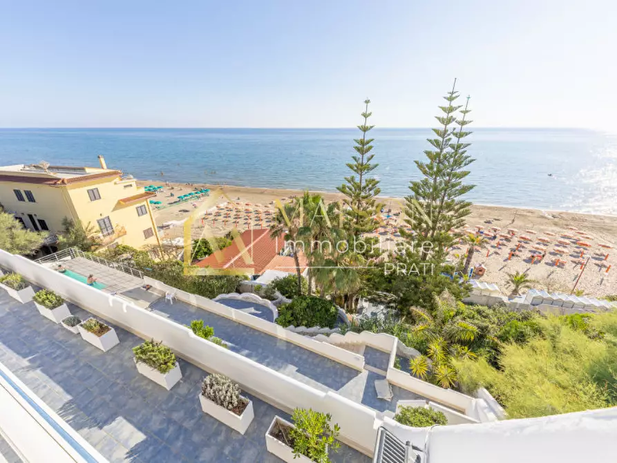 Immagine 28 di Villa in vendita  in Lungomare Enea a Anzio