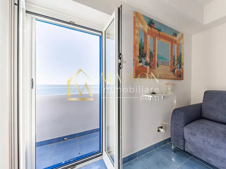 Immagine 40 di Villa in vendita  in Lungomare Enea a Anzio