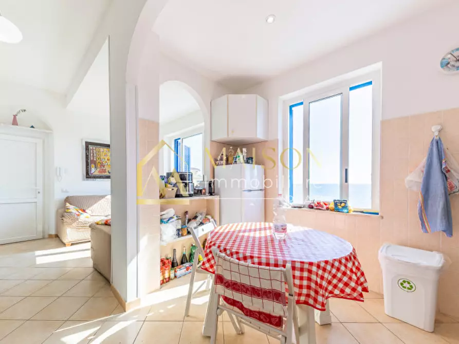Immagine 45 di Villa in vendita  in Lungomare Enea a Anzio