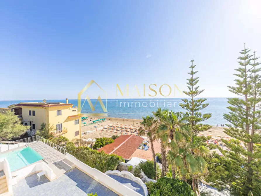 Immagine 63 di Villa in vendita  in Lungomare Enea a Anzio