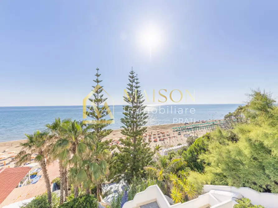 Immagine 64 di Villa in vendita  in Lungomare Enea a Anzio