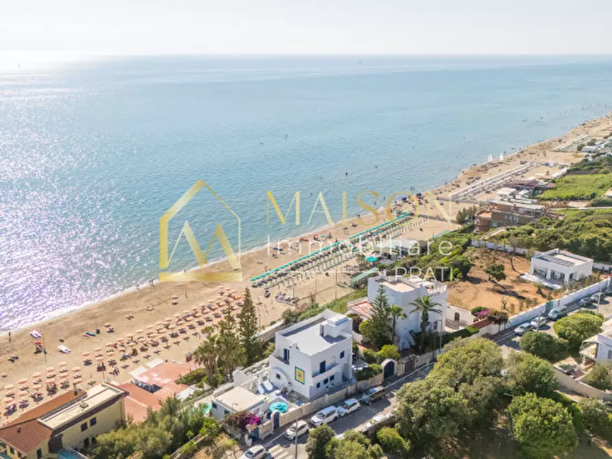 Immagine 85 di Villa in vendita  in Lungomare Enea a Anzio