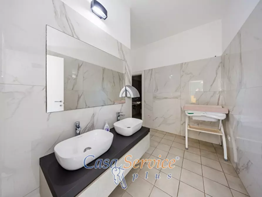 Immagine 43 di Attività commerciale in vendita  in Via Enrico Fermi a Taviano