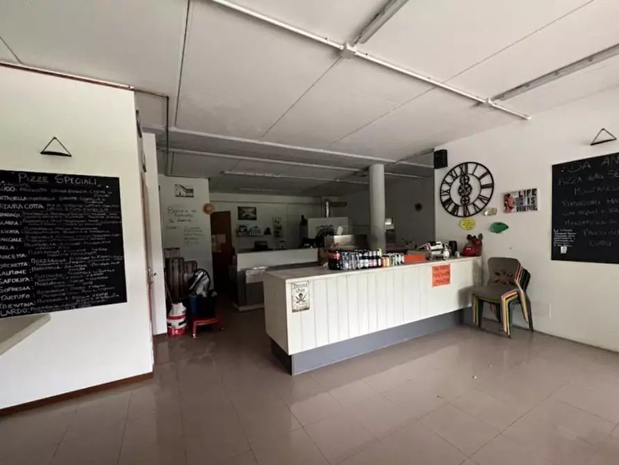 Immagine 3 di Attività commerciale in affitto  in via galilei a Torrebelvicino