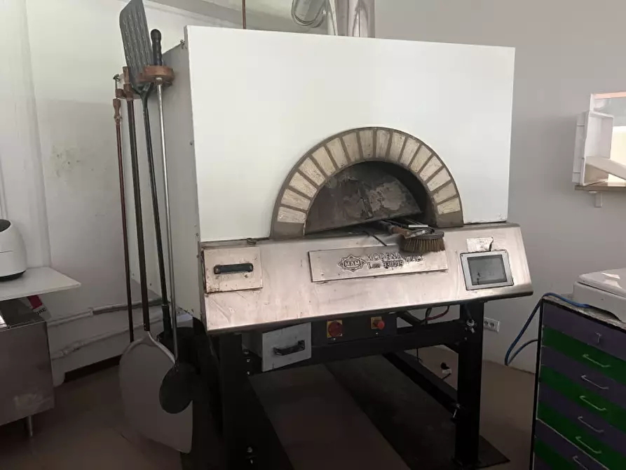 Immagine 8 di Attività commerciale in affitto  in via galilei a Torrebelvicino