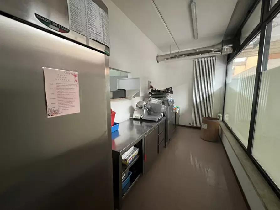 Immagine 9 di Attività commerciale in affitto  in via galilei a Torrebelvicino