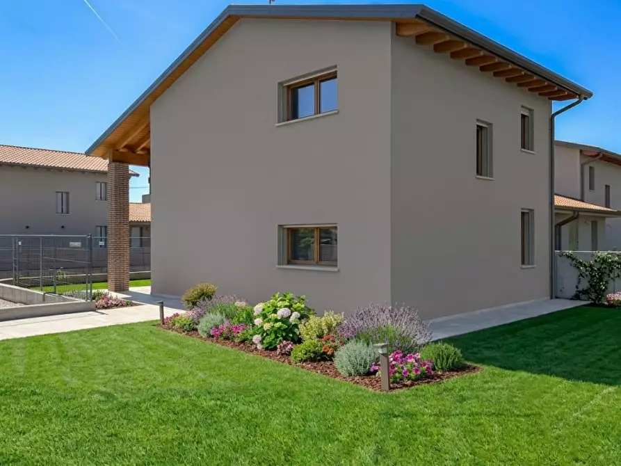 Immagine 5 di Casa bifamiliare in vendita  in Via delle Siepi a Vedelago