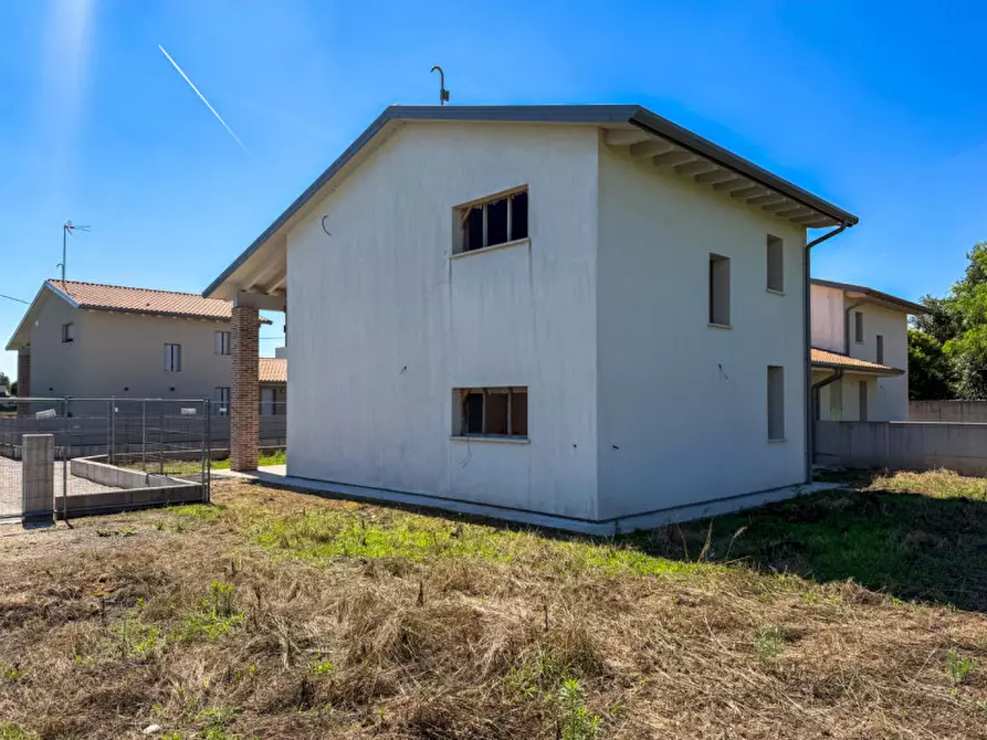 Immagine 6 di Casa bifamiliare in vendita  in Via delle Siepi a Vedelago
