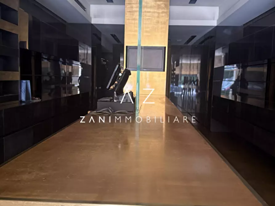 Immagine 4 di Negozio in affitto  in corso 29 aprile a Castelfranco Veneto