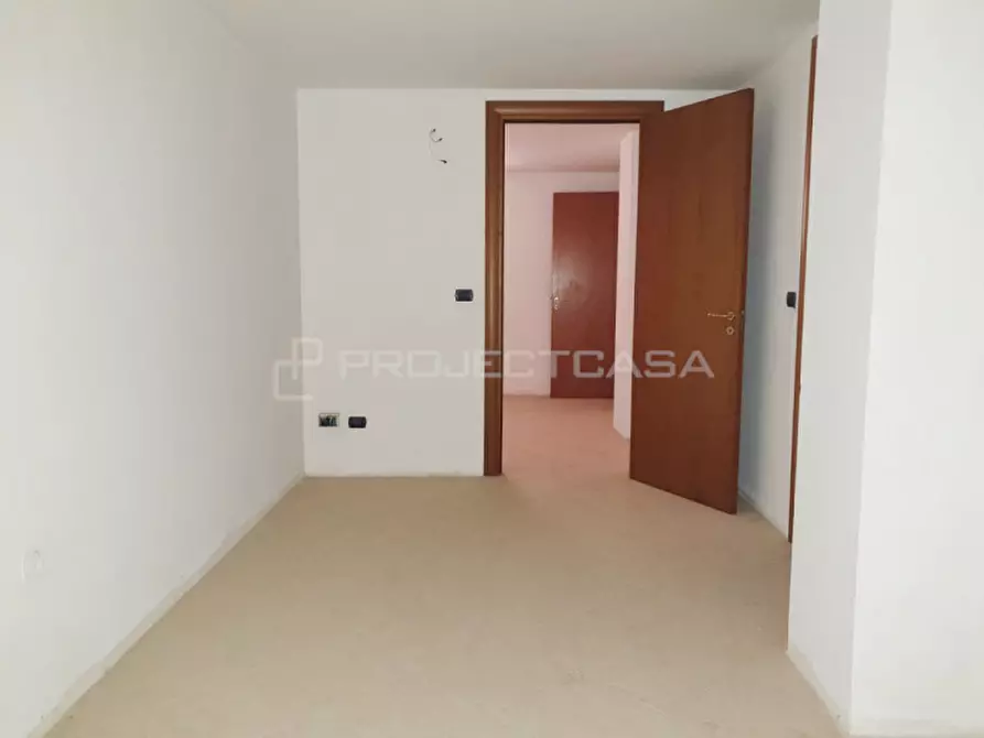 Immagine 2 di Cantina in vendita  in Via Maurice Ravel a Scorrano
