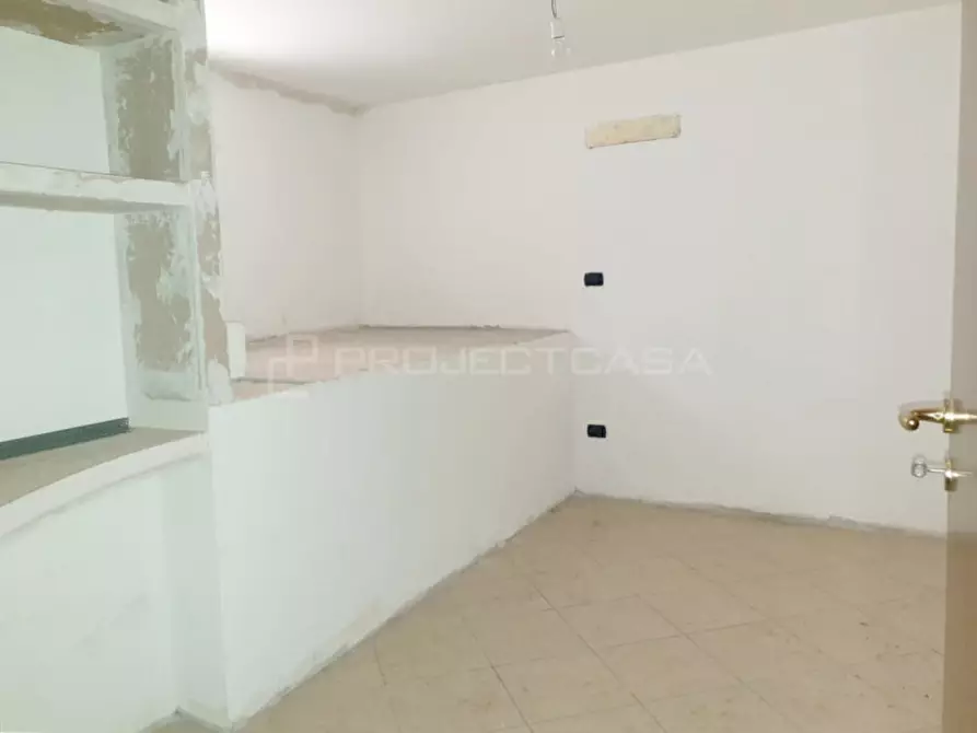 Immagine 7 di Cantina in vendita  in Via Maurice Ravel a Scorrano