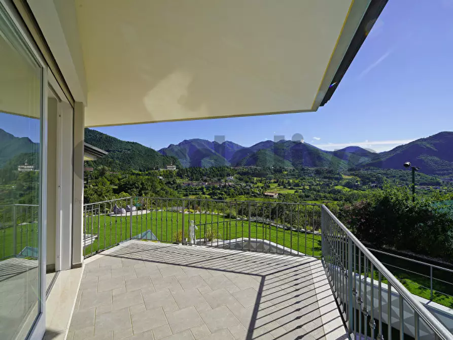 Immagine 11 di Villa in affitto  in Via Dosso del Fieno, 5 a Roè Volciano