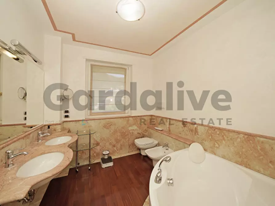 Immagine 25 di Villa in affitto  in Via Dosso del Fieno, 5 a Roè Volciano