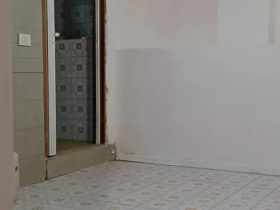 Immagine 1 di Appartamento in vendita  in Via Giovanni De Falco, 12 a Salerno