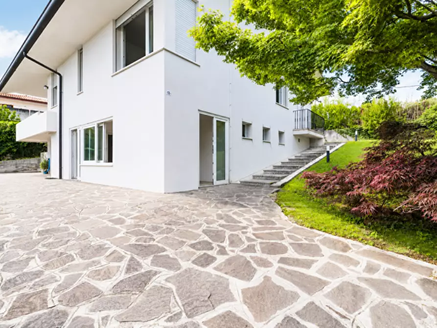 Immagine 2 di Villa in vendita  in Via Rossini a Caerano Di San Marco