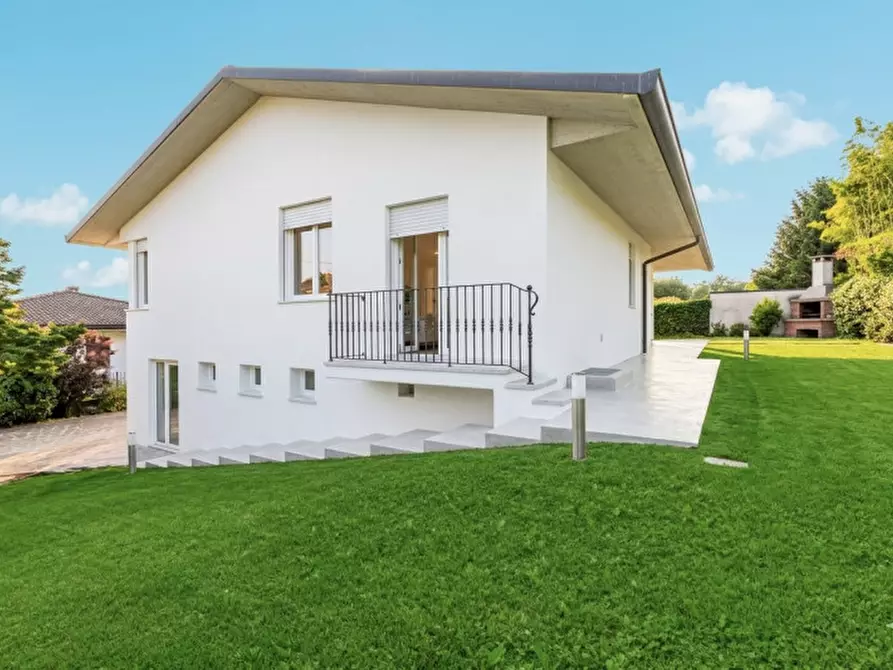 Immagine 4 di Villa in vendita  in Via Rossini a Caerano Di San Marco