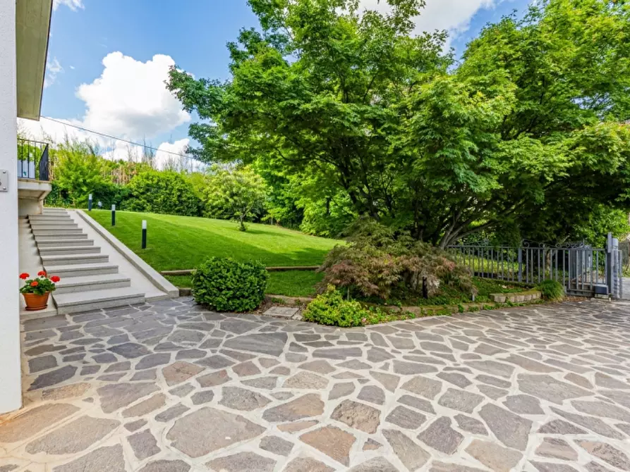Immagine 5 di Villa in vendita  in Via Rossini a Caerano Di San Marco