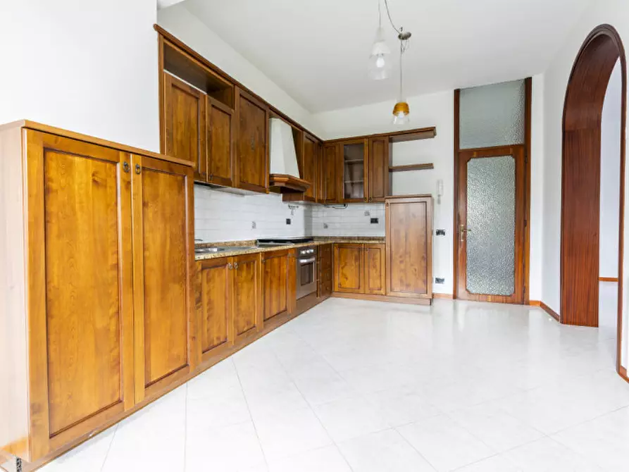 Immagine 9 di Villa in vendita  in Via Rossini a Caerano Di San Marco